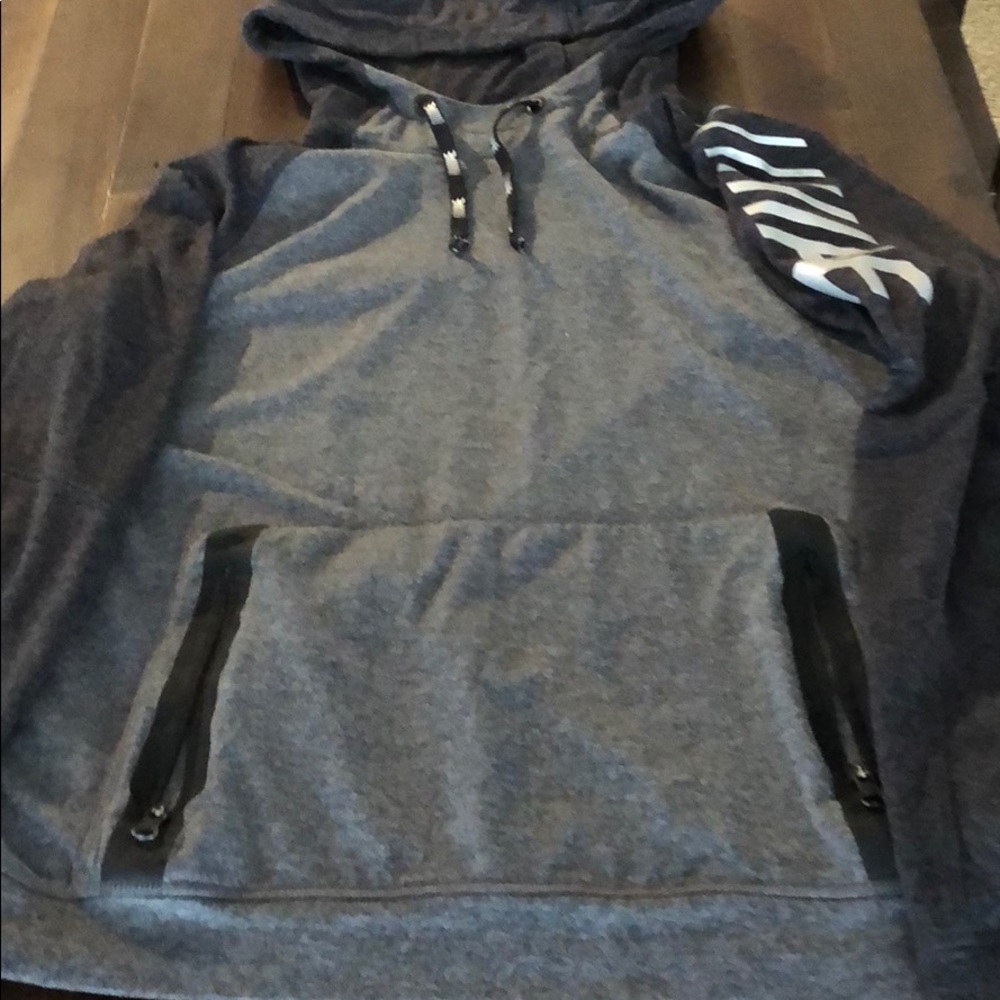 American Eagle men sweatshirt great condition